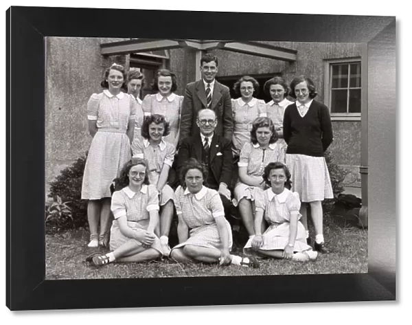 School class group photograph, 1947
