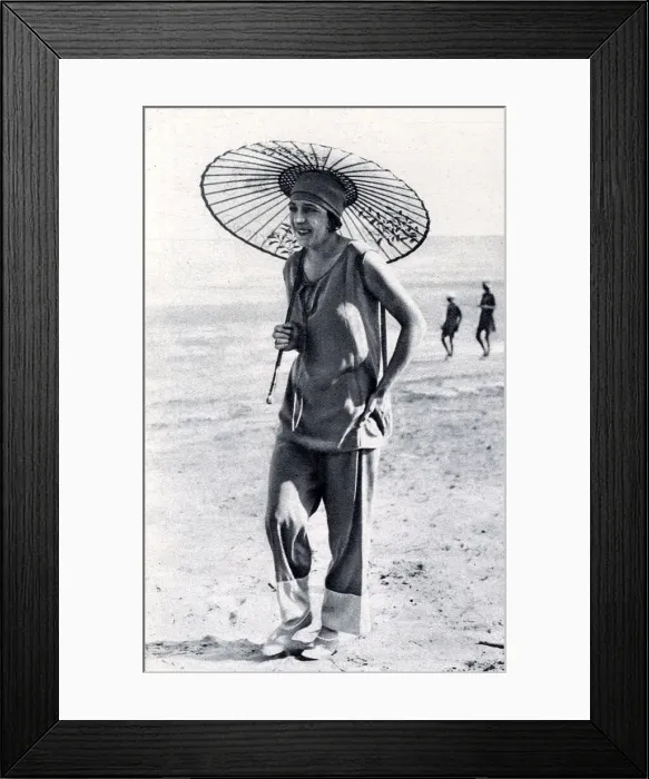 Framed Print : Suzanne Lenglen at the Venice Lido, 1926 Framed Print : Suzanne Lenglen at the Venice Lido, 1926