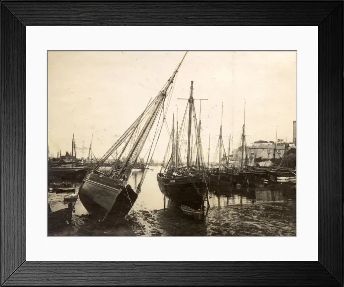 Framed Print : Fishing boats at Torquay, Devon Framed Print : Fishing boats at Torquay, Devon