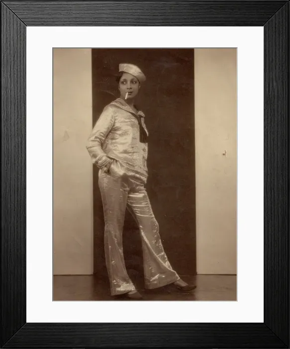 Framed Print : Evelyn Dove Framed Print : Evelyn Dove