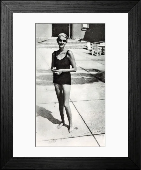 Framed Print : Countess Haugwitz-Reventlow at Monte Carlo Beach pool Framed Print : Countess Haugwitz-Reventlow at Monte Carlo Beach pool