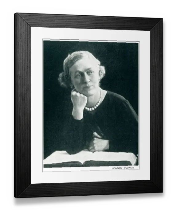 Framed Print : Muriel Harris by Madame Yevonde Framed Print : Muriel Harris by Madame Yevonde