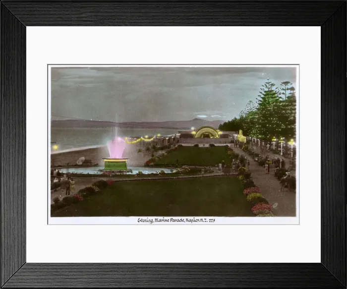 Framed Print : Evening scene, Marine Parade, Napier, New Zealand Framed Print : Evening scene, Marine Parade, Napier, New Zealand