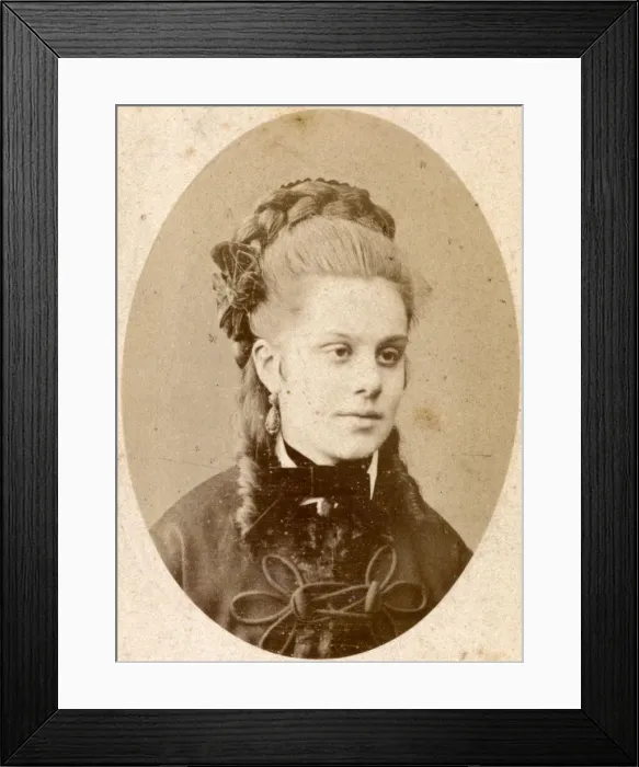 Framed Print : Studio portrait of a young woman, Francesca Sullivan, Italy Framed Print : Studio portrait of a young woman, Francesca Sullivan, Italy