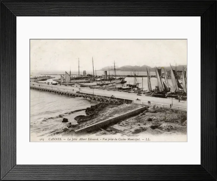 Framed Print : Albert Edouard jetty, Cannes, South of France Framed Print : Albert Edouard jetty, Cannes, South of France