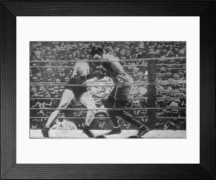 Framed Print : Boxing match, Jack Johnson v Jess Willard, Havana, Cuba Framed Print : Boxing match, Jack Johnson v Jess Willard, Havana, Cuba