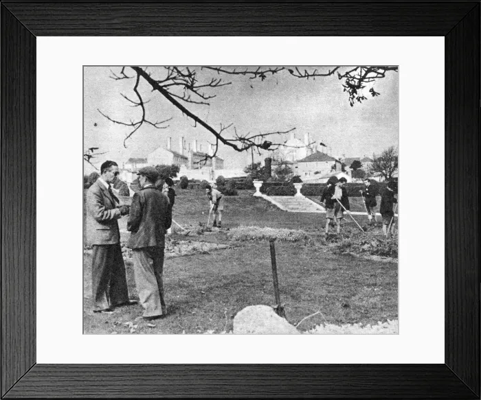 Framed Print : Portland Borstal Inmates Gardening Framed Print : Portland Borstal Inmates Gardening