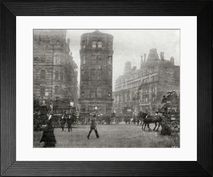 Framed Print : Tottenham Court Road, London - Narrow Building Framed Print : Tottenham Court Road, London - Narrow Building