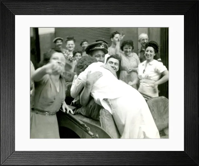 Framed Print : Woman hugs Daily Herald war correspondent, WW2 Framed Print : Woman hugs Daily Herald war correspondent, WW2