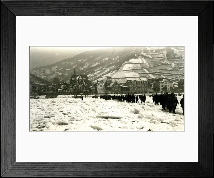 Framed Print : British troops crossing the frozen Rhine, Germany Framed Print : British troops crossing the frozen Rhine, Germany