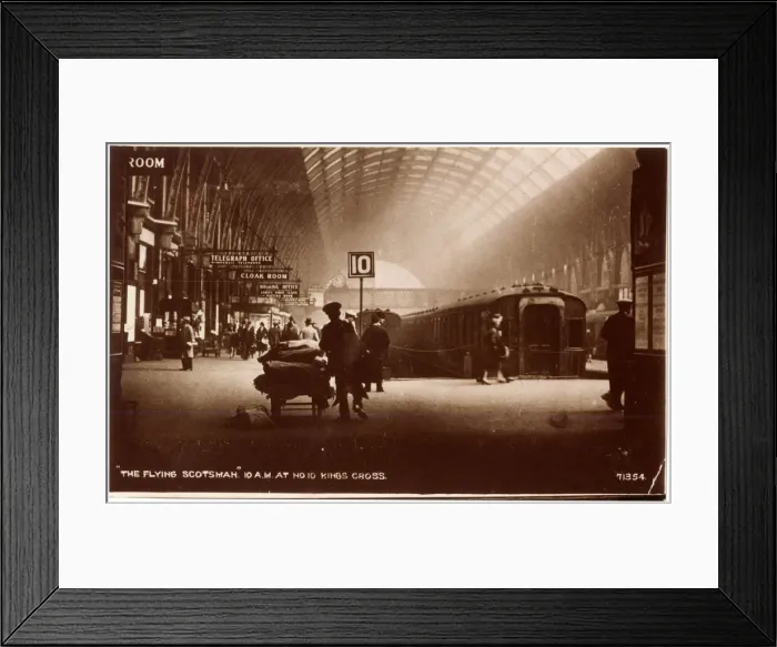 Framed Print : Platform 10, King Cross Station, London Framed Print : Platform 10, King Cross Station, London