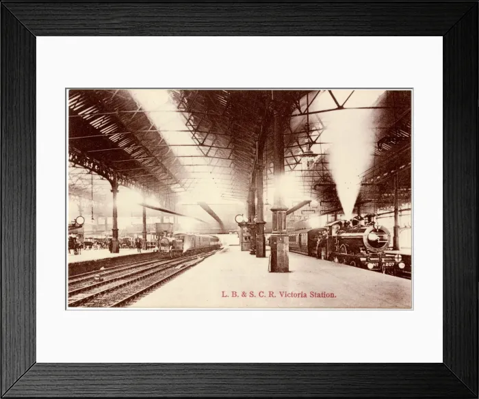 Framed Print : Platforms and trains at Victoria Station, London Framed Print : Platforms and trains at Victoria Station, London