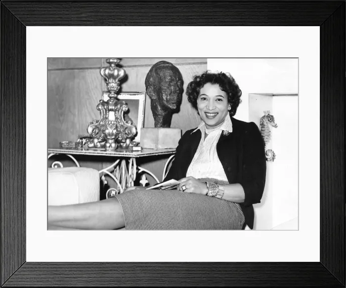 Framed Print : Elisabeth Welch at home in Cottage Walk, off Sloane Street Framed Print : Elisabeth Welch at home in Cottage Walk, off Sloane Street