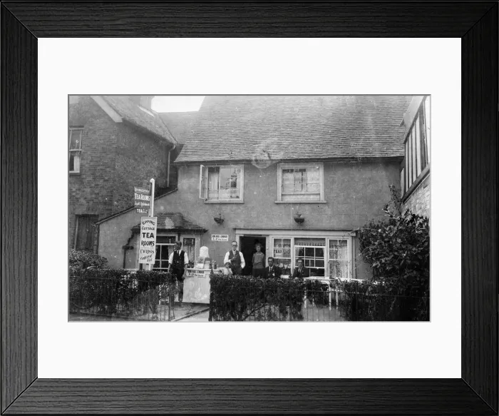 Framed Print : Epping Cottage Tea Rooms, Epping, Essex Framed Print : Epping Cottage Tea Rooms, Epping, Essex