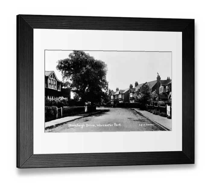 Framed Print : Stoneleigh Drive, Worcester Park, SW London (Surrey) Framed Print : Stoneleigh Drive, Worcester Park, SW London (Surrey)