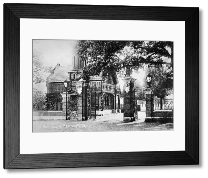 Framed Print : Hall Barn Lodge, Beaconsfield, Buckinghamshire Framed Print : Hall Barn Lodge, Beaconsfield, Buckinghamshire