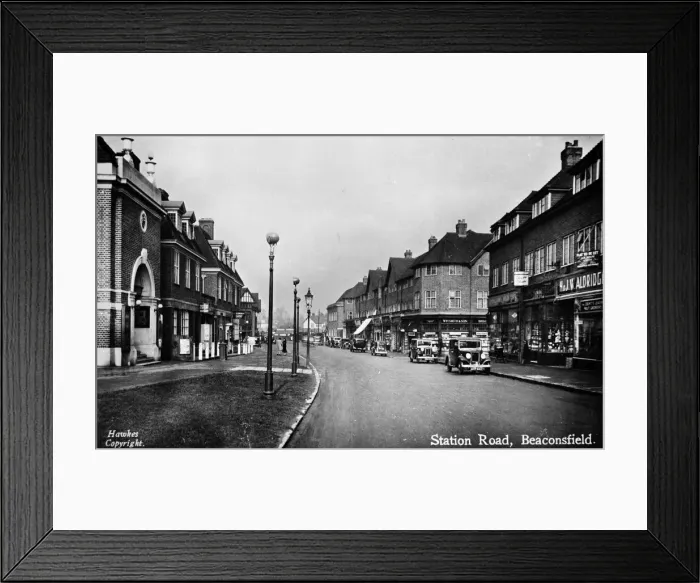 Framed Print : Station Road, Beaconsfield, Buckinghamshire Framed Print : Station Road, Beaconsfield, Buckinghamshire