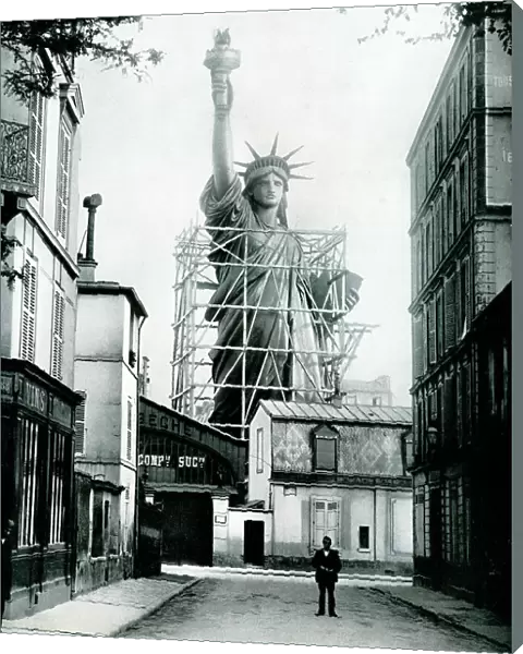 Construction of the Statue of Liberty, Paris