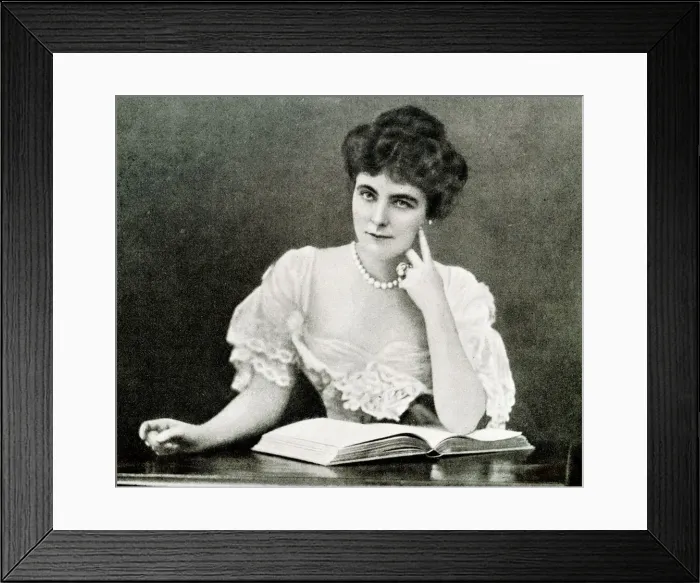 Framed Print : Mrs Newhouse of New York, an American in London Framed Print : Mrs Newhouse of New York, an American in London