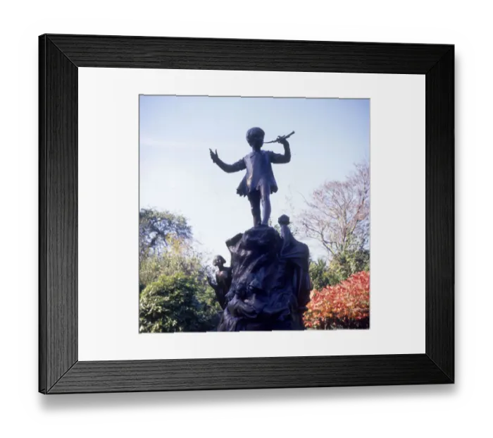 Framed Print : Statue of Peter Pan, Kensington Gardens, London Framed Print : Statue of Peter Pan, Kensington Gardens, London