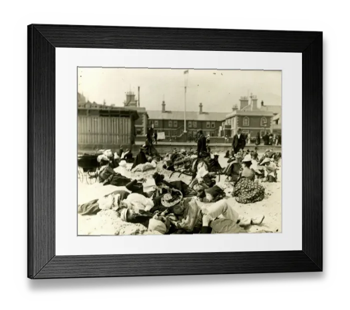Framed Print : People on the beach, Great Yarmouth, Norfolk Framed Print : People on the beach, Great Yarmouth, Norfolk