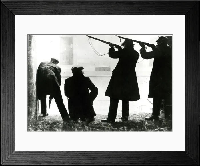 Framed Print : Marksmen at Sidney Street Siege, London, 1911 Framed Print : Marksmen at Sidney Street Siege, London, 1911
