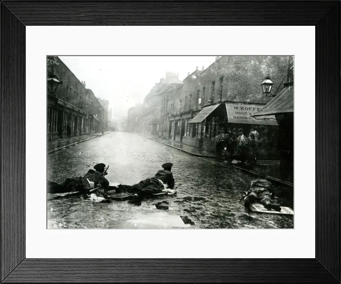 Framed Print : Soldiers lie in road, Sidney Street Siege, London Framed Print : Soldiers lie in road, Sidney Street Siege, London
