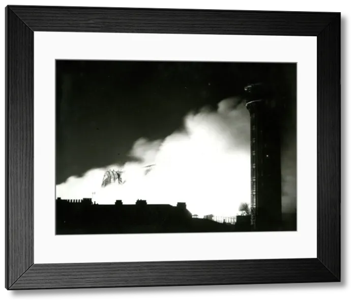 Framed Print : Crystal Palace fire, 29-30 November 1936 Framed Print : Crystal Palace fire, 29-30 November 1936