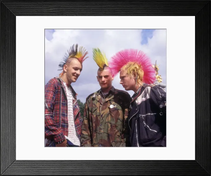 Framed Print : London - Date: circa 1990s Framed Print : London - Date: circa 1990s