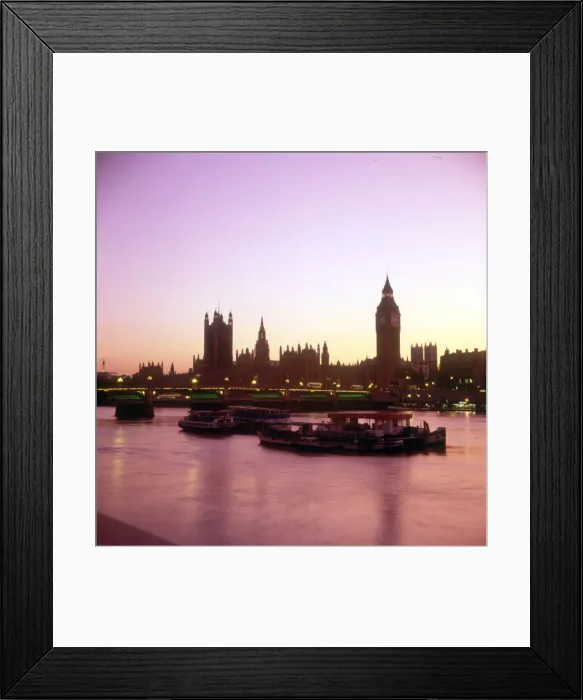 Framed Print : London - Date: circa 1990s Framed Print : London - Date: circa 1990s