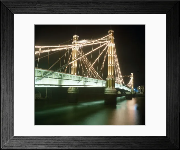 Framed Print : London - Date: circa 1990s Framed Print : London - Date: circa 1990s