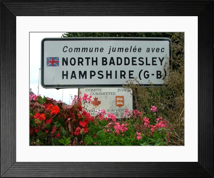 Framed Print : Canadian Maple Leaf sign on Juno Route Route 2 Framed Print : Canadian Maple Leaf sign on Juno Route Route 2