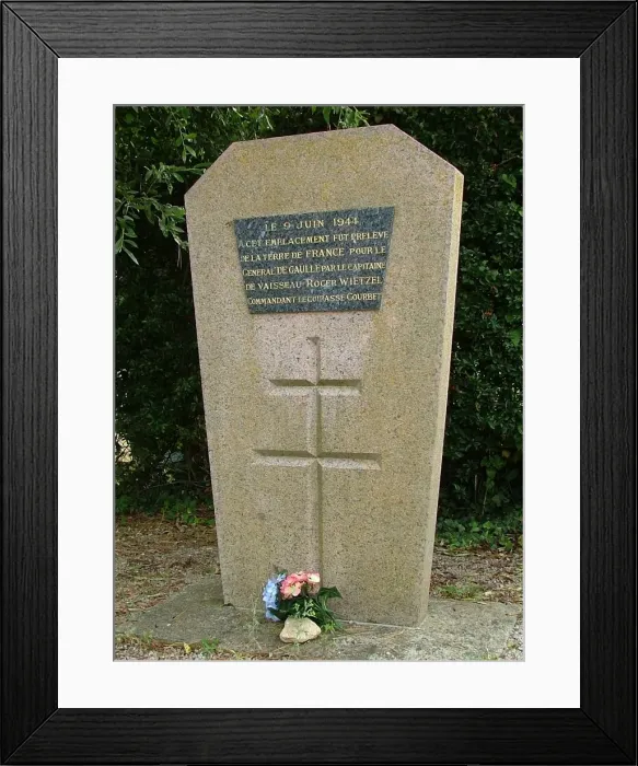 Framed Print : Captain Roger Wietzel Memorial, near Hermanville Framed Print : Captain Roger Wietzel Memorial, near Hermanville
