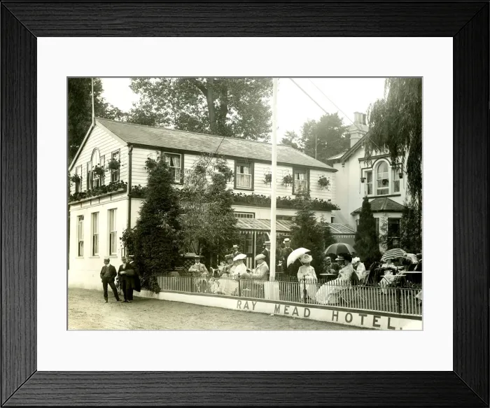 Framed Print : Ray Mead Hotel, Maidenhead, Berkshire Framed Print : Ray Mead Hotel, Maidenhead, Berkshire