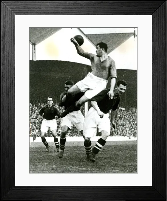 Framed Print : Hapgood and Roberts of Arsenal, Dixie Dean of Everton Framed Print : Hapgood and Roberts of Arsenal, Dixie Dean of Everton
