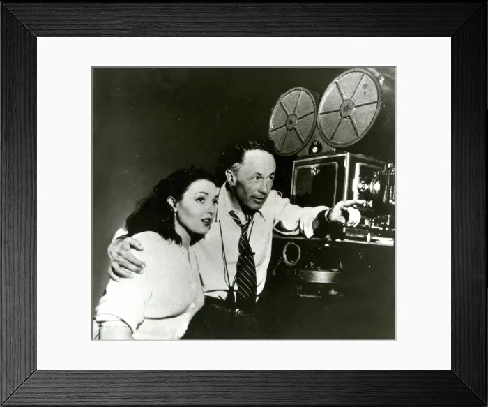 Framed Print : Linda Darnell, American film actress, on set during filming Framed Print : Linda Darnell, American film actress, on set during filming