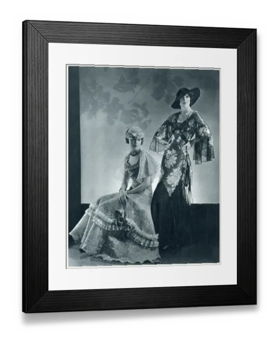 Framed Print : Royal Ascot fashions for mother & debutante daughter Framed Print : Royal Ascot fashions for mother & debutante daughter