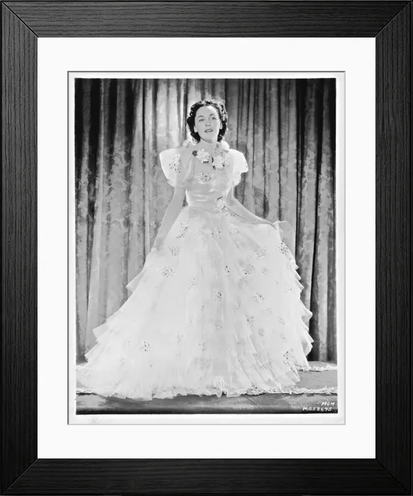 Framed Print : Maureen O?Sullivan in A Day at the Races (1937) Framed Print : Maureen O?Sullivan in A Day at the Races (1937)