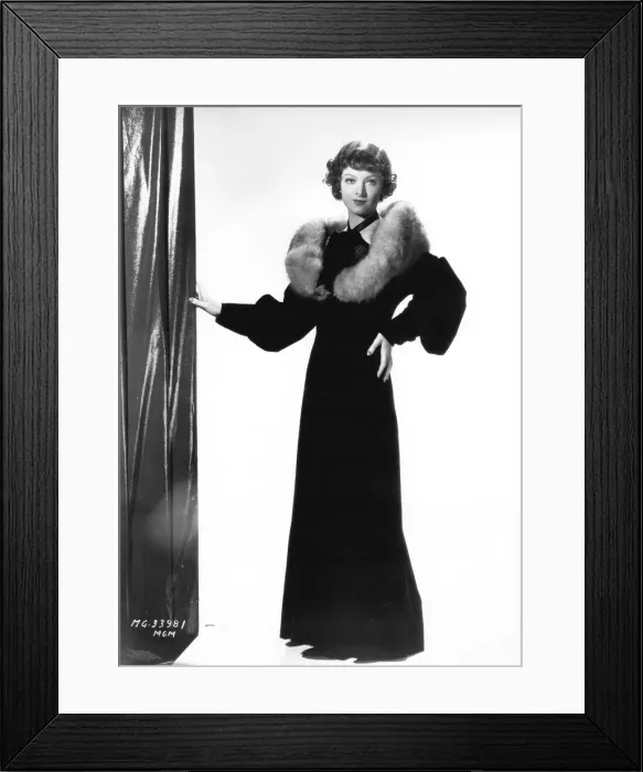 Framed Print : Myrna Loy in Prizefighter and the Lady (1933) Framed Print : Myrna Loy in Prizefighter and the Lady (1933)