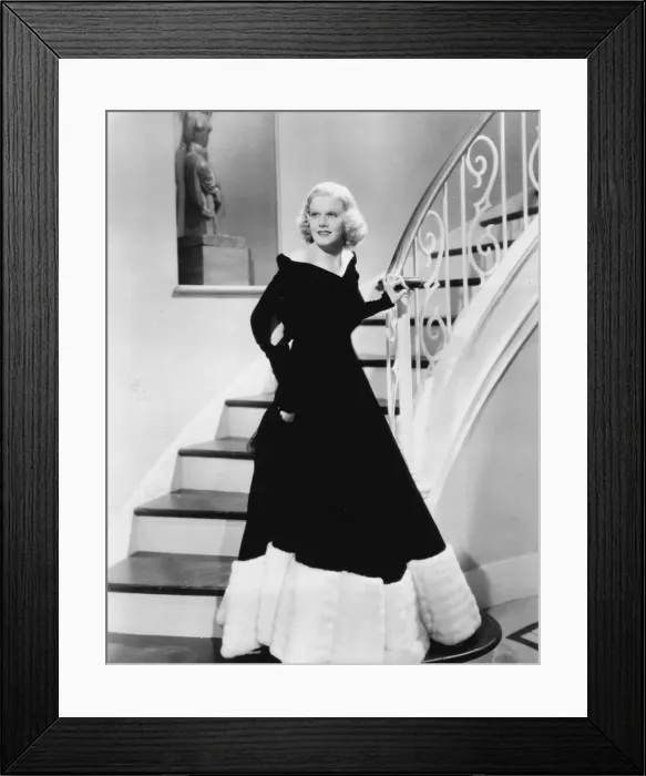 Framed Print : Jean Harlow in a strking black and white gown Framed Print : Jean Harlow in a strking black and white gown