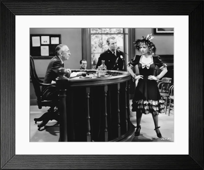 Framed Print : A scene from Maisie Was A Lady (1941) with Ann Sothern Framed Print : A scene from Maisie Was A Lady (1941) with Ann Sothern