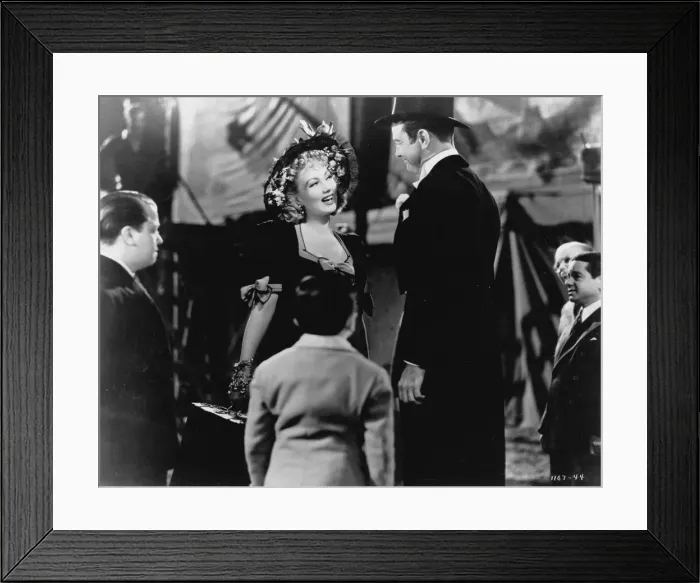 Framed Print : A scene from Maisie Was A Lady (1941) with Ann Sothern Framed Print : A scene from Maisie Was A Lady (1941) with Ann Sothern