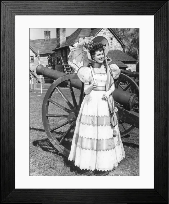 Framed Print : Maureen O?Hara in one of her period costumes Framed Print : Maureen O?Hara in one of her period costumes