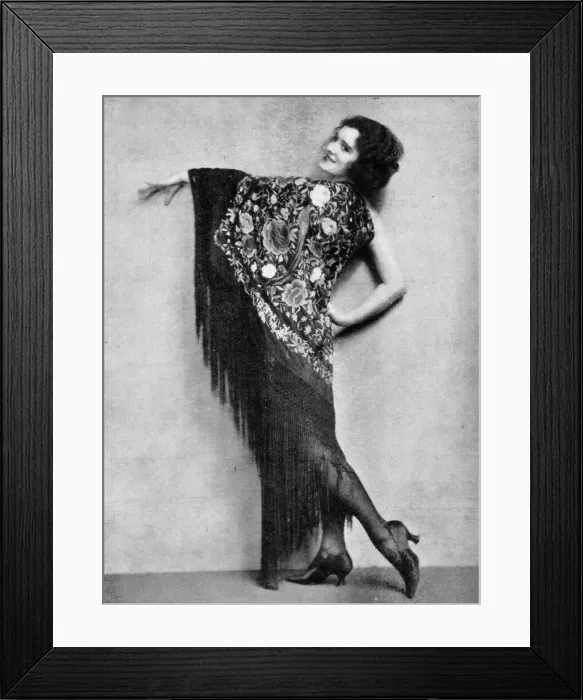 Framed Print : The dancer Helene Saxova, London, 1922 Framed Print : The dancer Helene Saxova, London, 1922