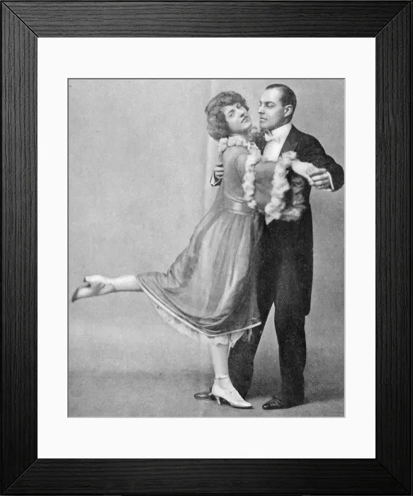 Framed Print : Maurice and Leonora Hughes, London, 1920 Framed Print : Maurice and Leonora Hughes, London, 1920