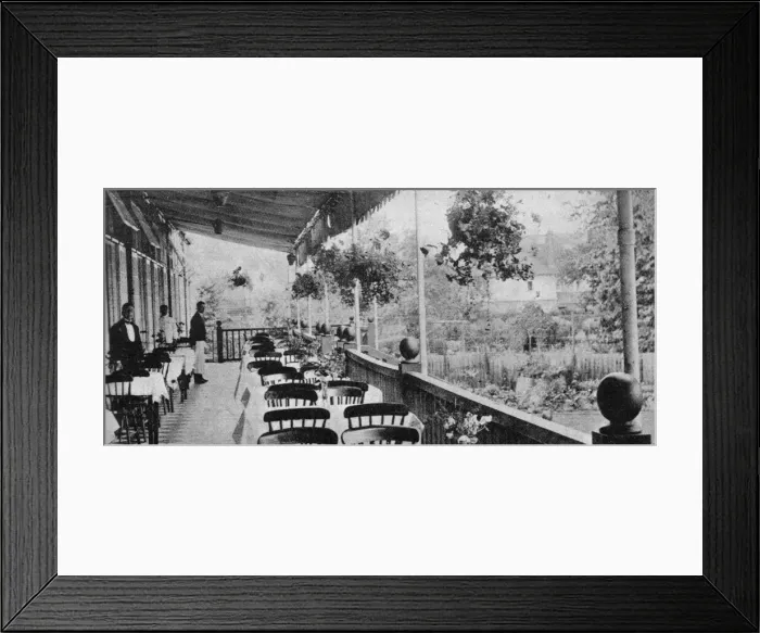 Framed Print : A view of Murrays River Club at Maidenhead Framed Print : A view of Murrays River Club at Maidenhead
