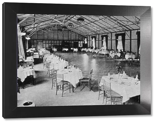 A view of Murrays River Club at Maidenhead showing ballroom