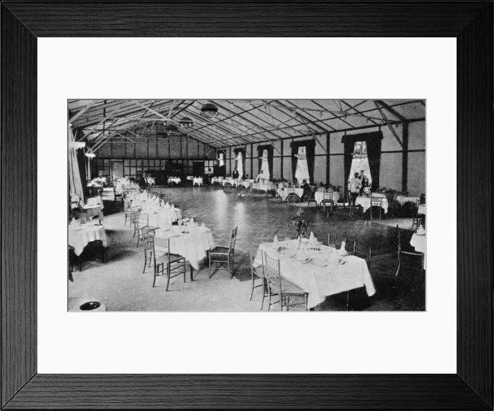 Framed Print : A view of Murrays River Club at Maidenhead showing ballroom Framed Print : A view of Murrays River Club at Maidenhead showing ballroom