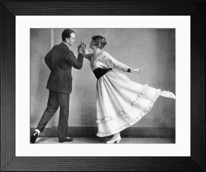 Framed Print : Oliver & Olivette dancers at the Elysee Restaurant, London Framed Print : Oliver & Olivette dancers at the Elysee Restaurant, London