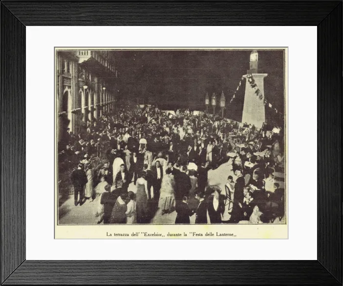 Framed Print : Lantern festival on the terrace of the Excelsior Hotel, Lid Framed Print : Lantern festival on the terrace of the Excelsior Hotel, Lid